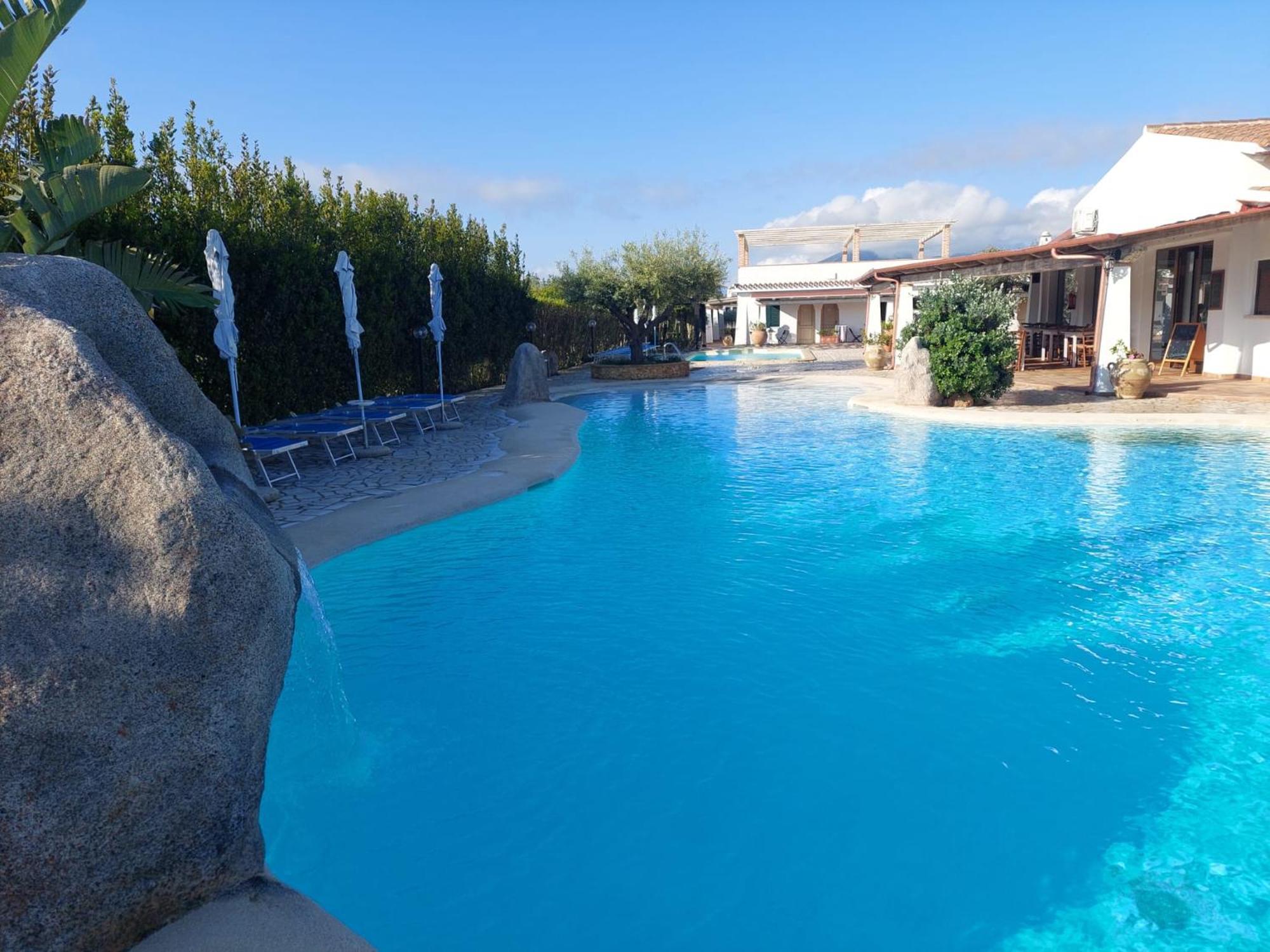 Hotel Sisula Country & 4*
